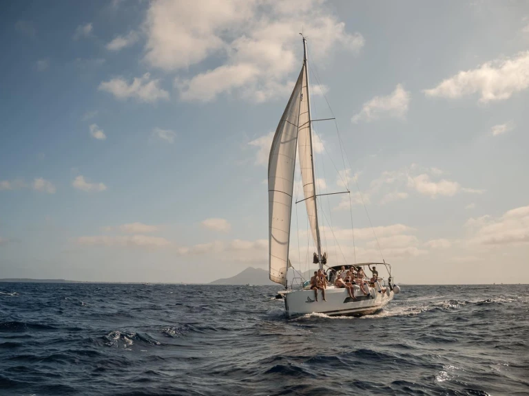 Dufour Dufour 37 – Available for Crewed Daily Charters Only da affittare a  Castellammare del Golfo