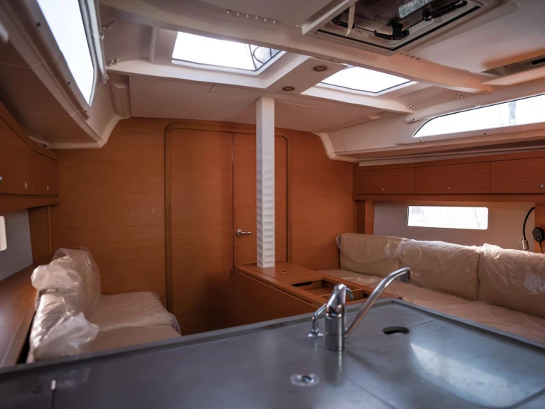 Noleggio a Castellammare del Golfo – Dufour Dufour 37 – Available for Crewed Daily Charters Only su SamBoat