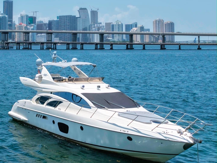 Noleggio barche Azimut Azimut 64 Fly a Miami su Samboat