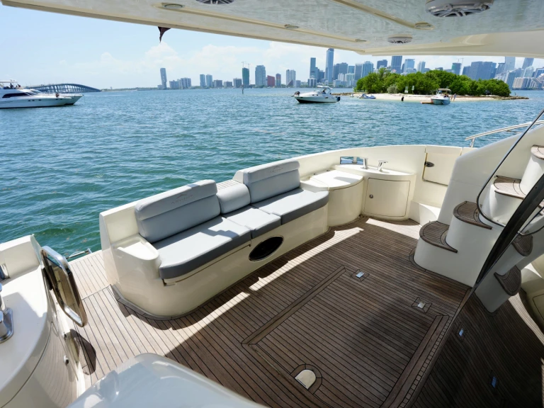 Noleggio Yacht di lusso con o senza skipper Azimut a Miami