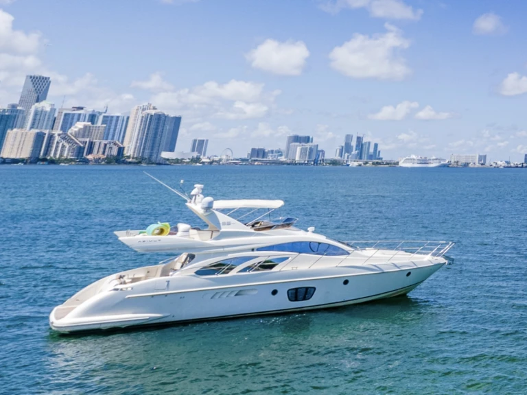Yacht di lusso a noleggio a Miami al miglior prezzo