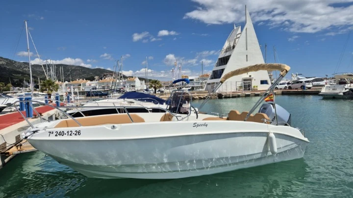 Cayman 585 da affittare a  Cala Galdana