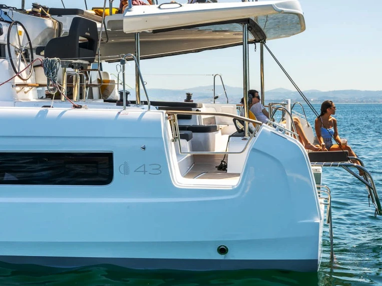 Noleggio Catamarano Lagoon con patente nautica