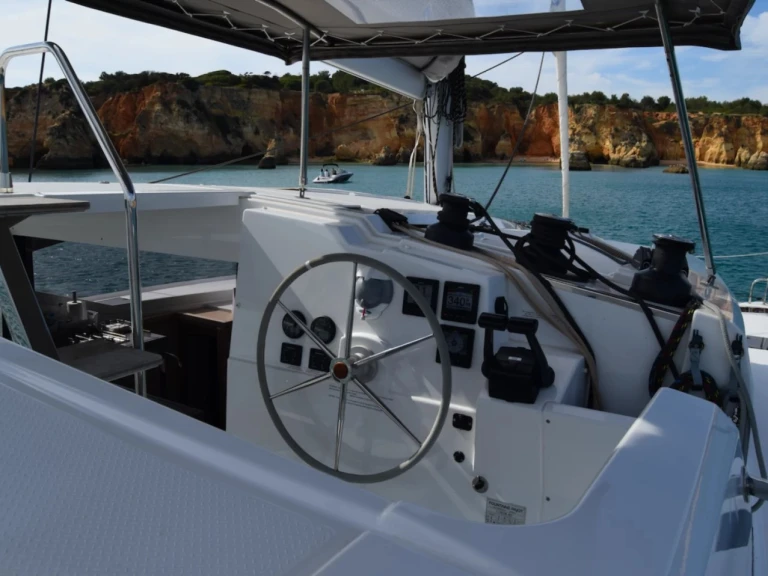 Noleggiare una Fountaine Pajot Lucia 40 a Olbia