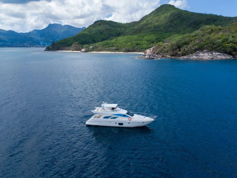 Noleggio Yacht di lusso a Eden Island – Azimut Azimut 55 Fly - 4 cab.