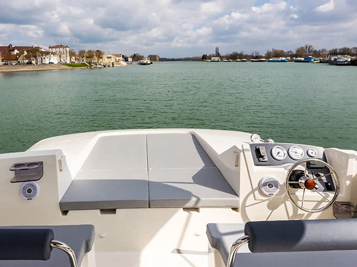 Noleggio Barca a motore a Homps – Le Boat Horizon 2