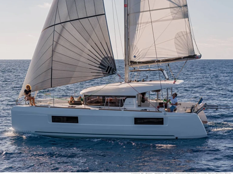 Noleggio Catamarano a Bonifacio – Lagoon Lagoon 40