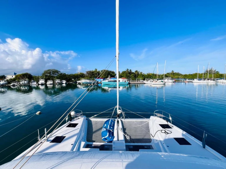 Noleggio Catamarano Lagoon con patente nautica