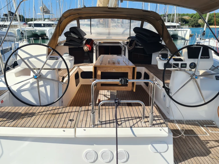 Noleggio Barca a vela Dufour con patente nautica