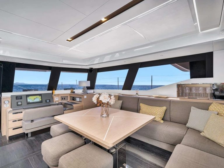 Noleggio Catamarano Fountaine Pajot con patente nautica