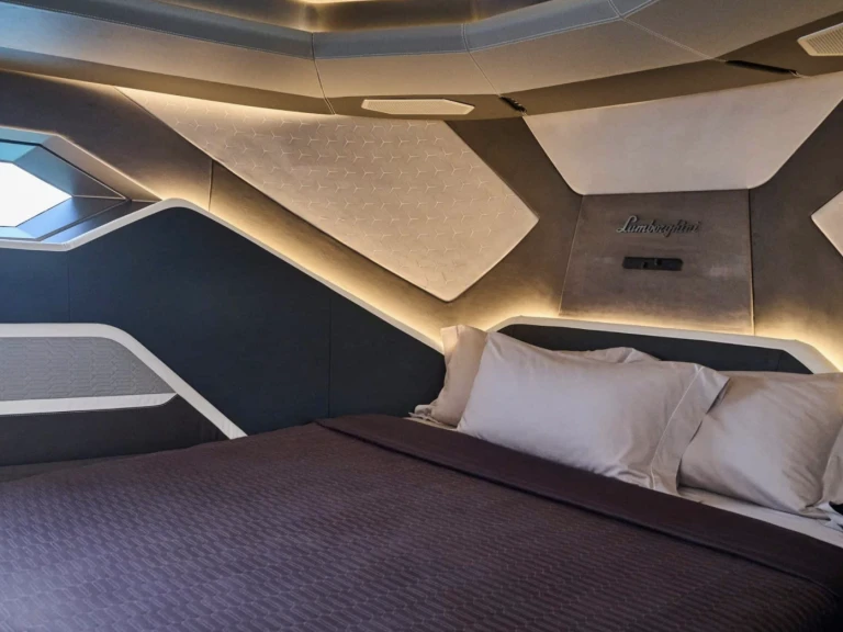 Noleggiare una Tecnomar Lamborghini 63  a Dubai Marina