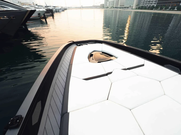 Noleggio Yacht di lusso a Dubai Marina – Tecnomar Lamborghini 63 